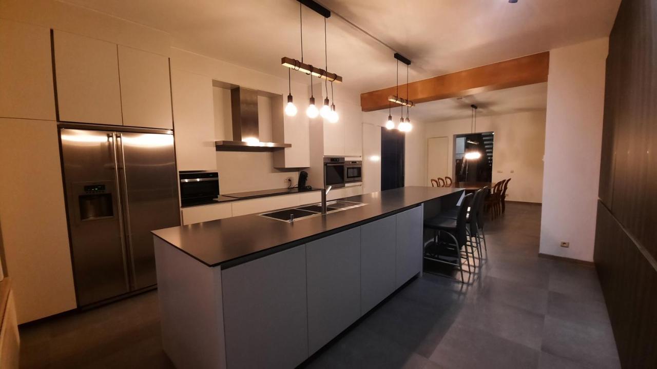 The Kettle House - Manor Villa Sint-Pieters-Leeuw Bagian luar foto